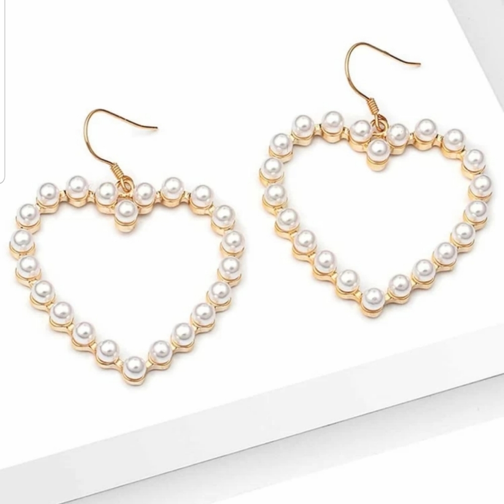 ♡Lenore♡ Heart Shape Pearl Earrings - Picture 5 of 5
